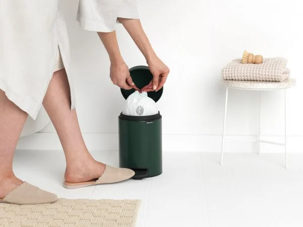 Pedaaliga prügikast pedal_bin_newicon_3l_-_pine_green_-_.webp